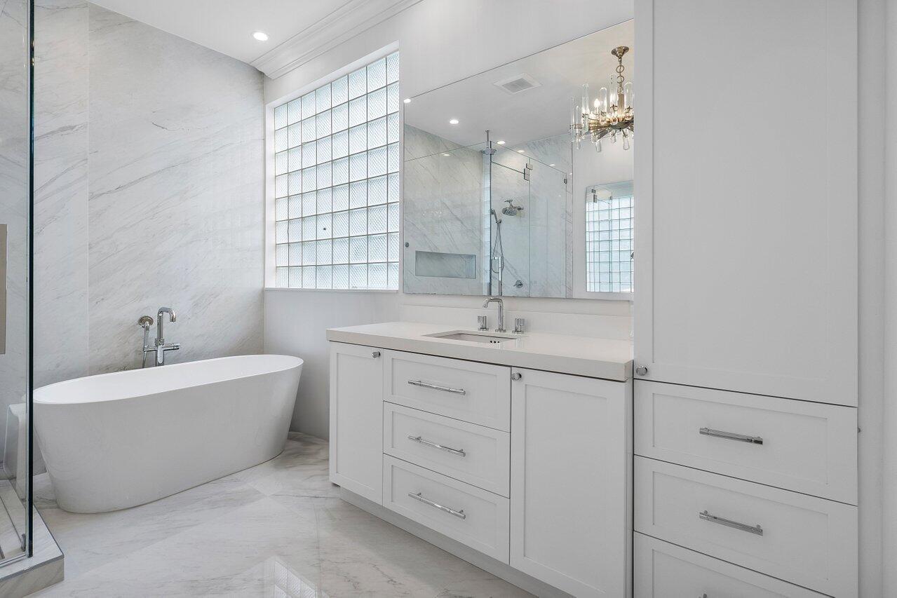 5639 NW Regency Circle