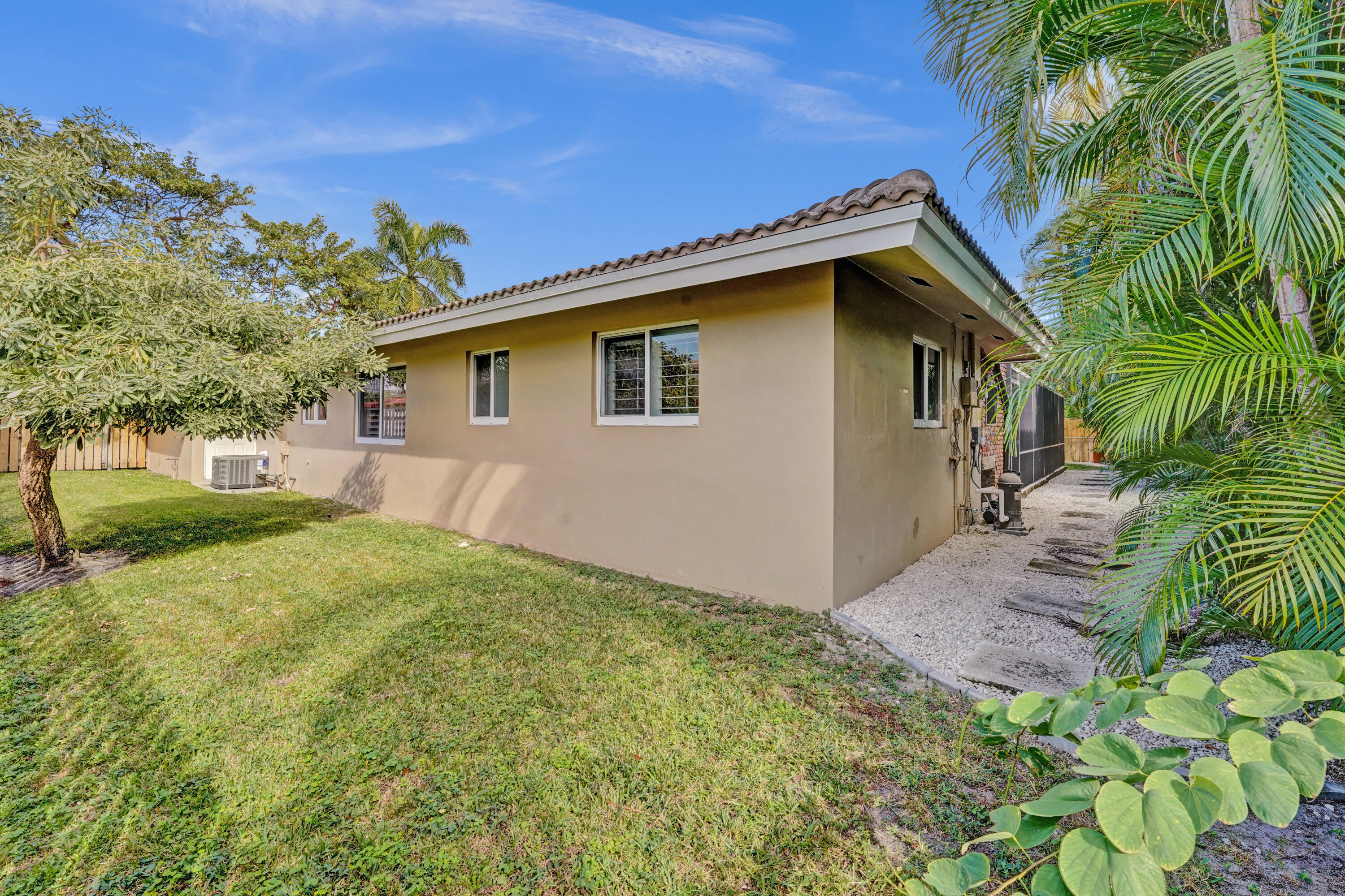 2220 NE 32nd Street, Lighthouse Point