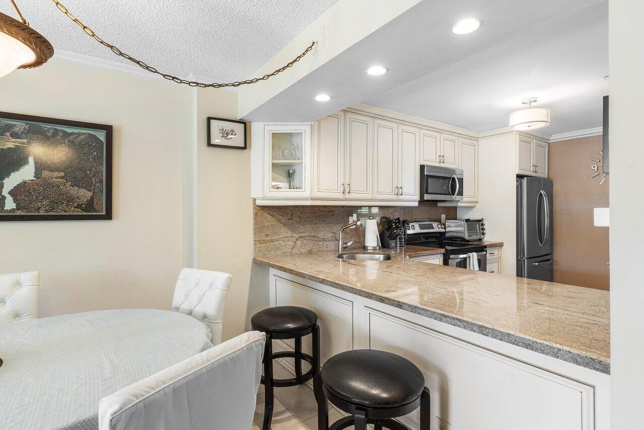 10 Royal Palm Way Unit 202