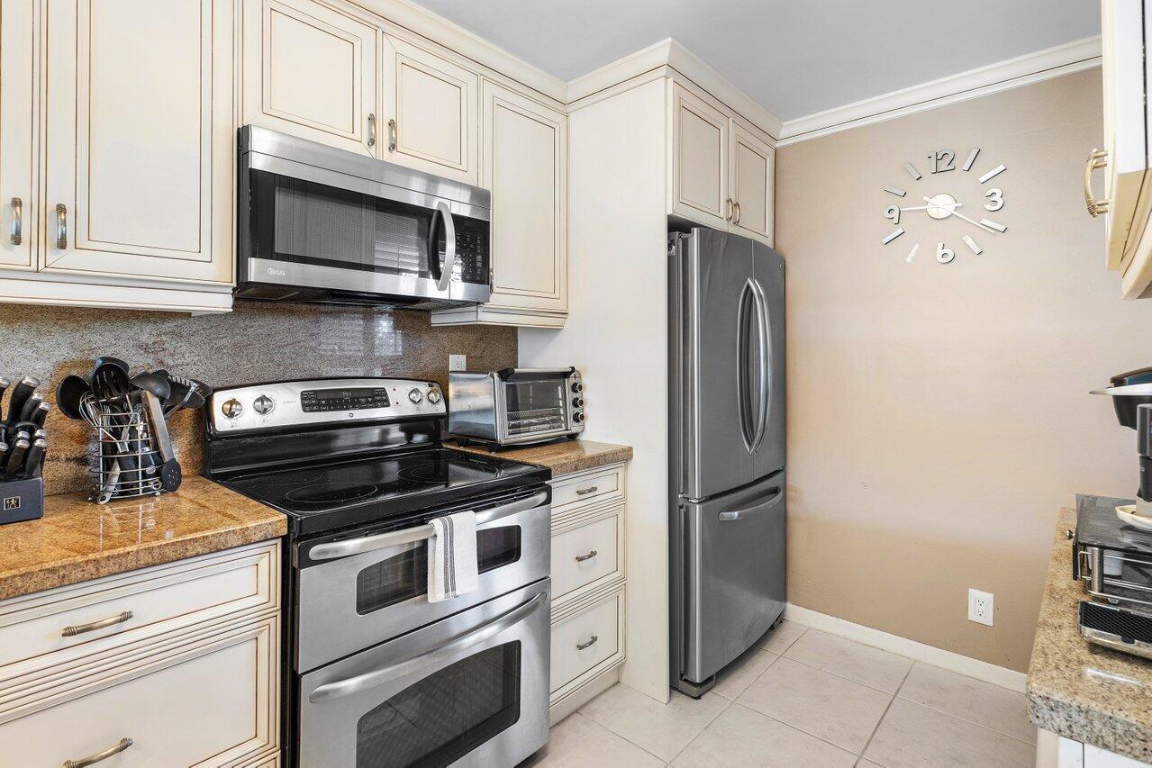 10 Royal Palm Way Unit 202