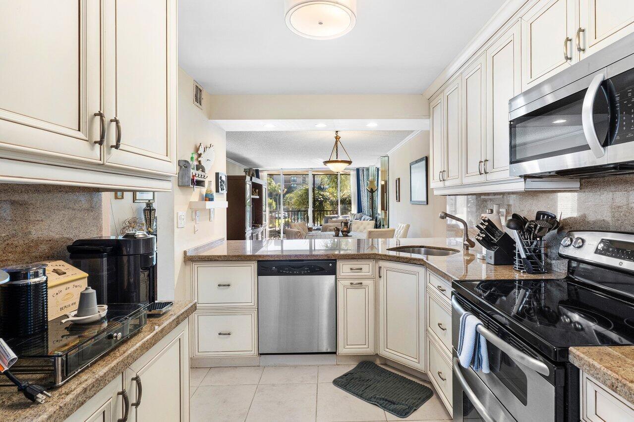 10 Royal Palm Way Unit 202