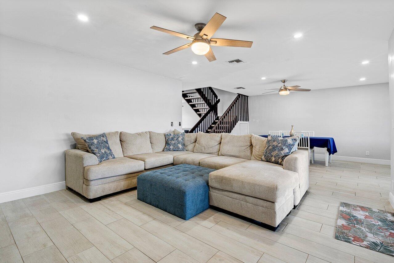 5274 Jog Lane