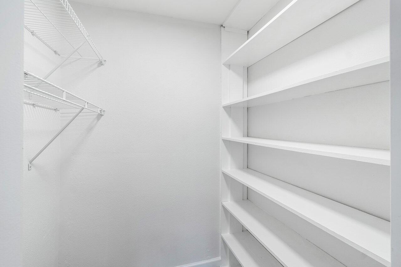 420 SE 2nd Avenue B2