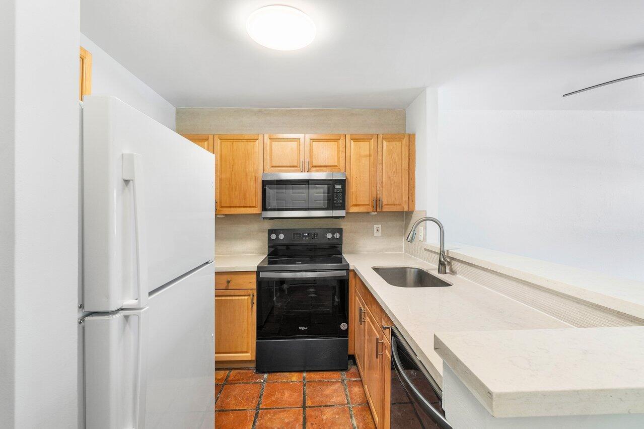 420 SE 2nd Avenue B2