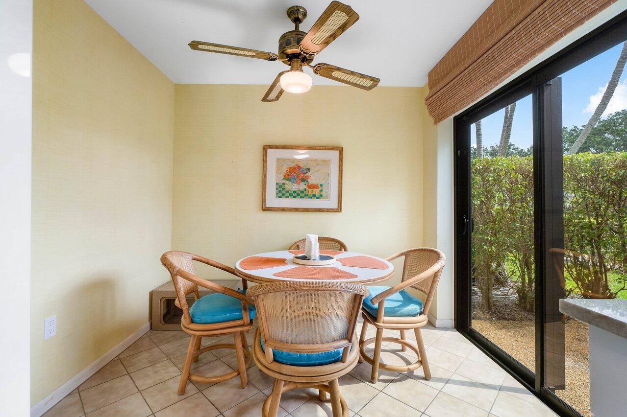 11 Stratford Drive E A