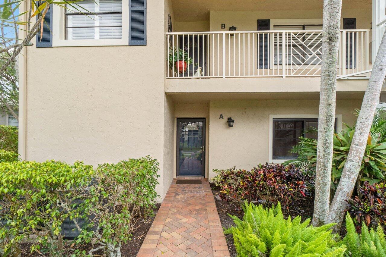 11 Stratford Drive E A