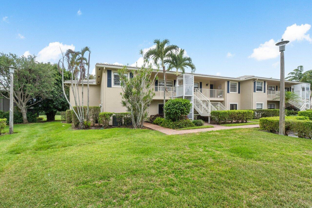 11 Stratford Drive E A