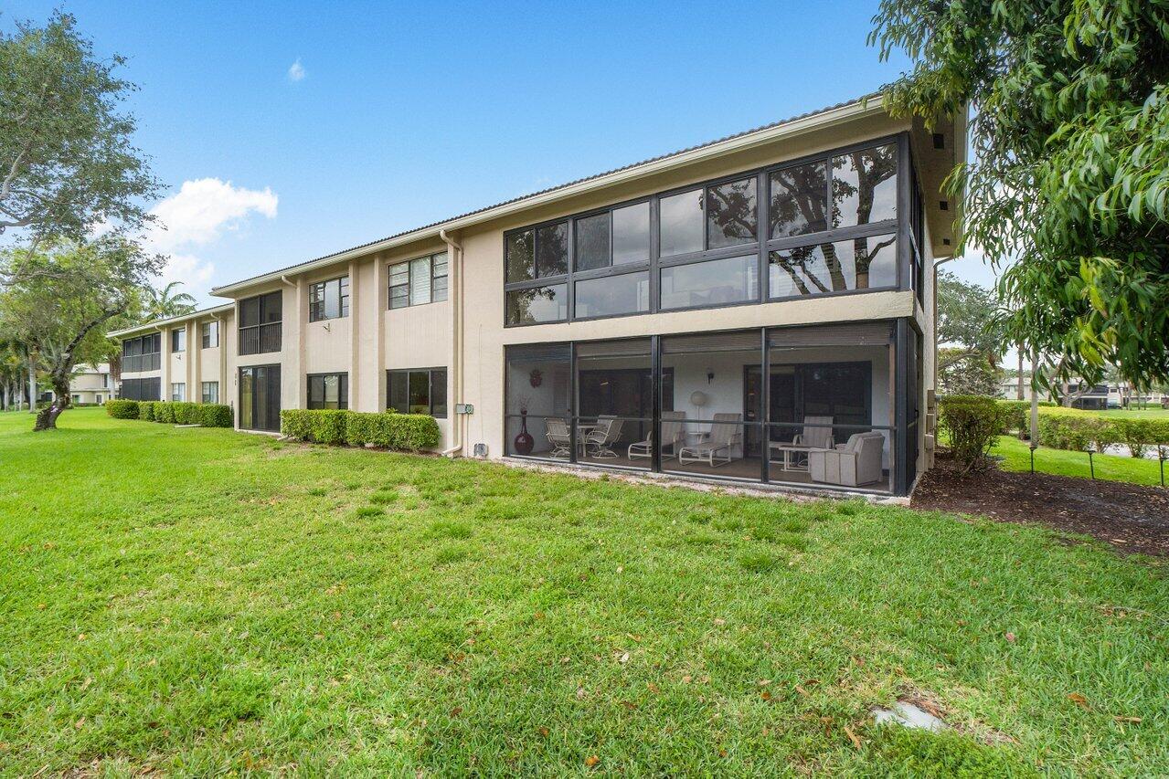 11 Stratford Drive E A