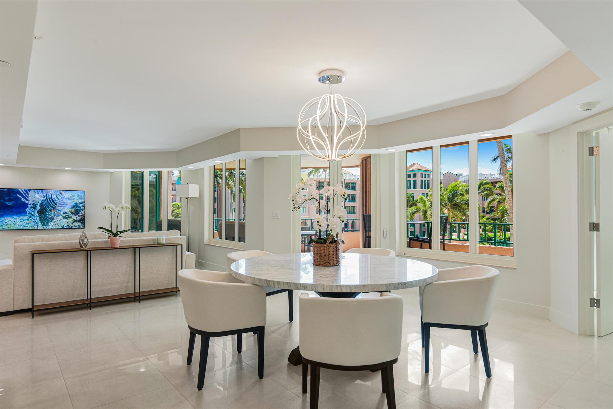 100 SE 5th 305 Avenue 305