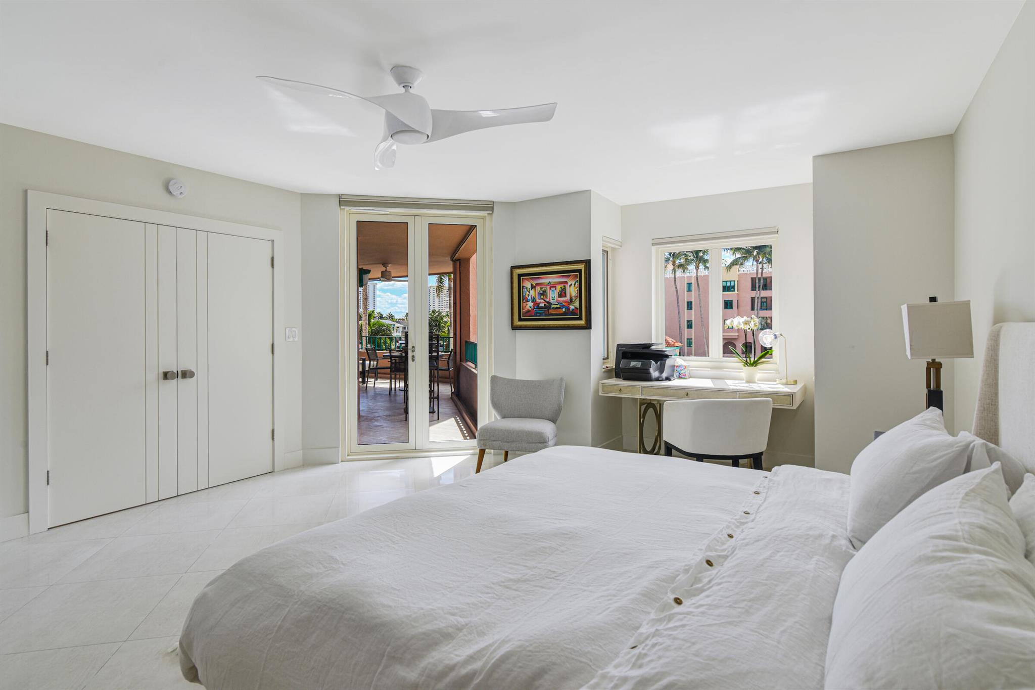 100 SE 5th 305 Avenue 305