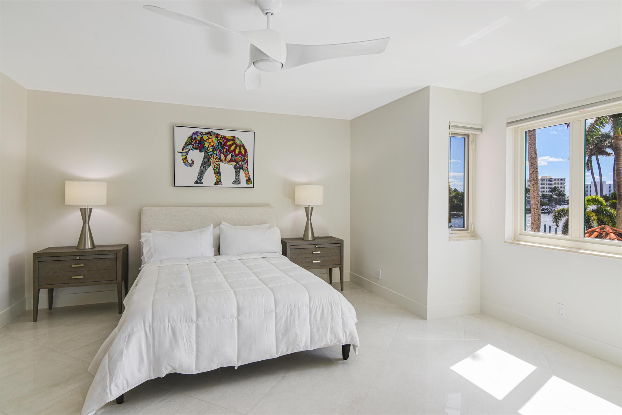 100 SE 5th 305 Avenue 305