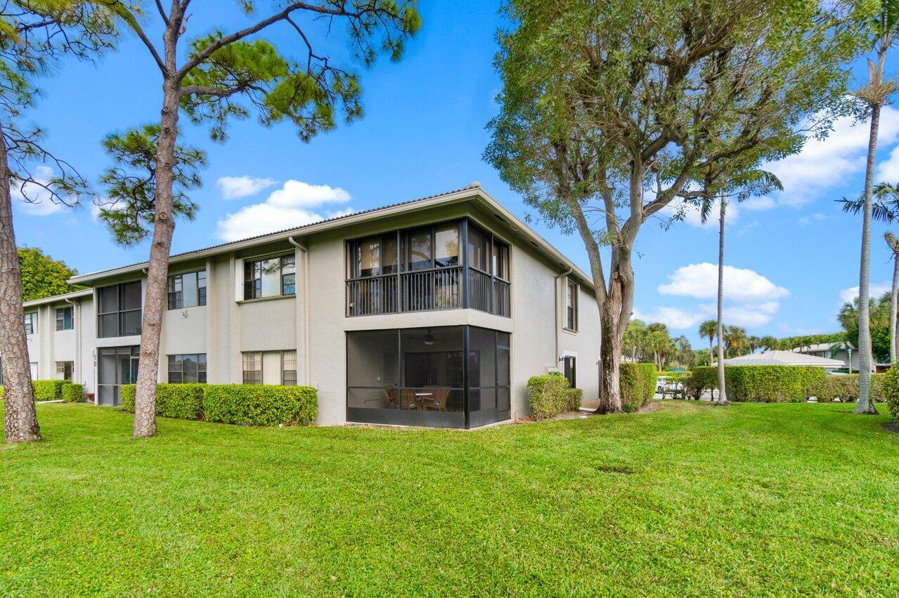 10 Stratford Drive E A