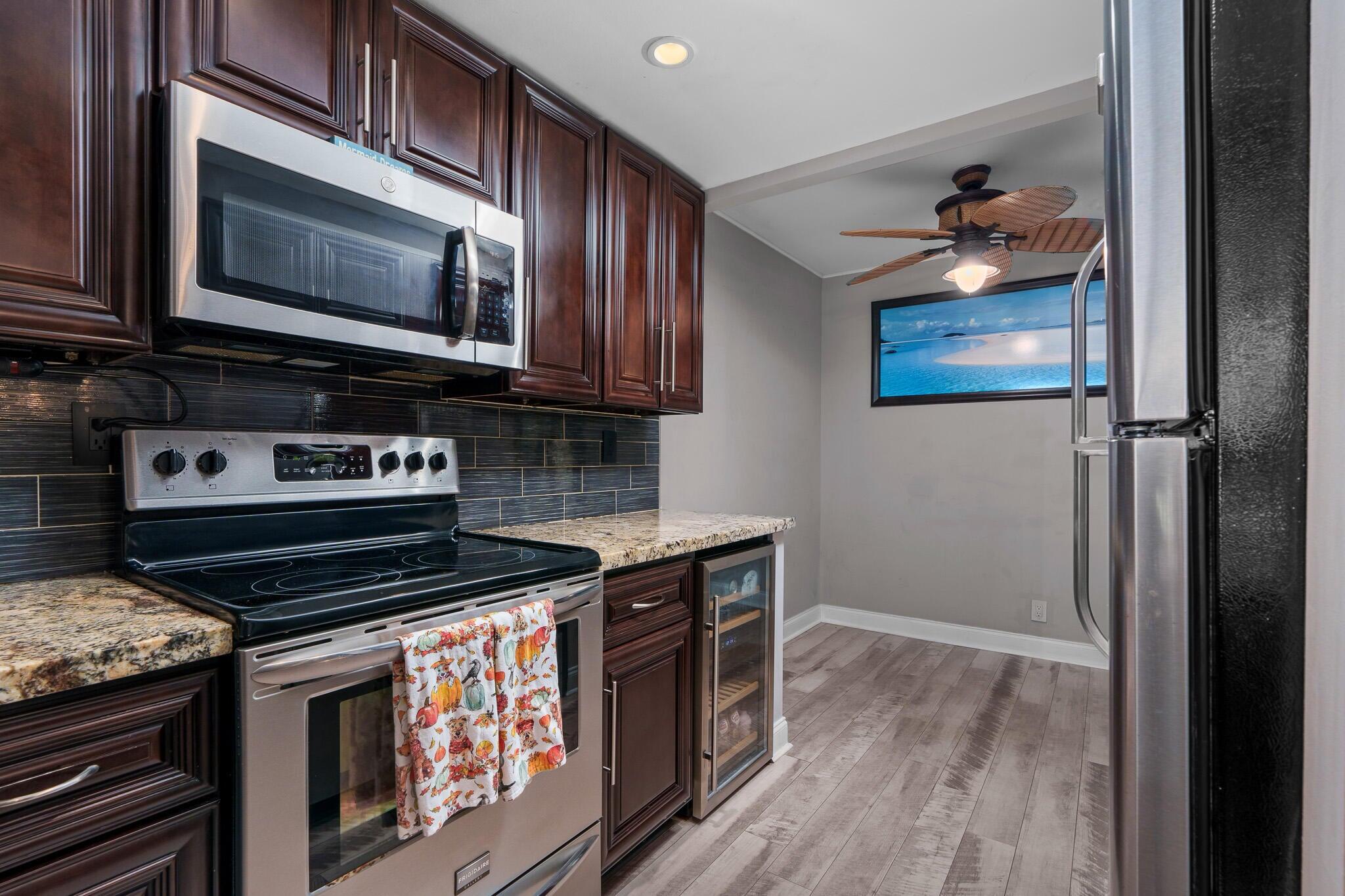 2 Royal Palm Way 105