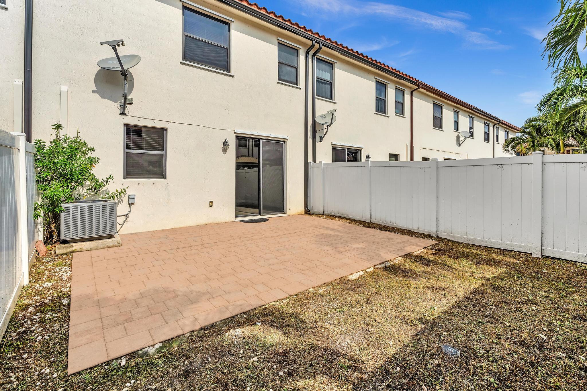 3320 W 90th Street, Hialeah