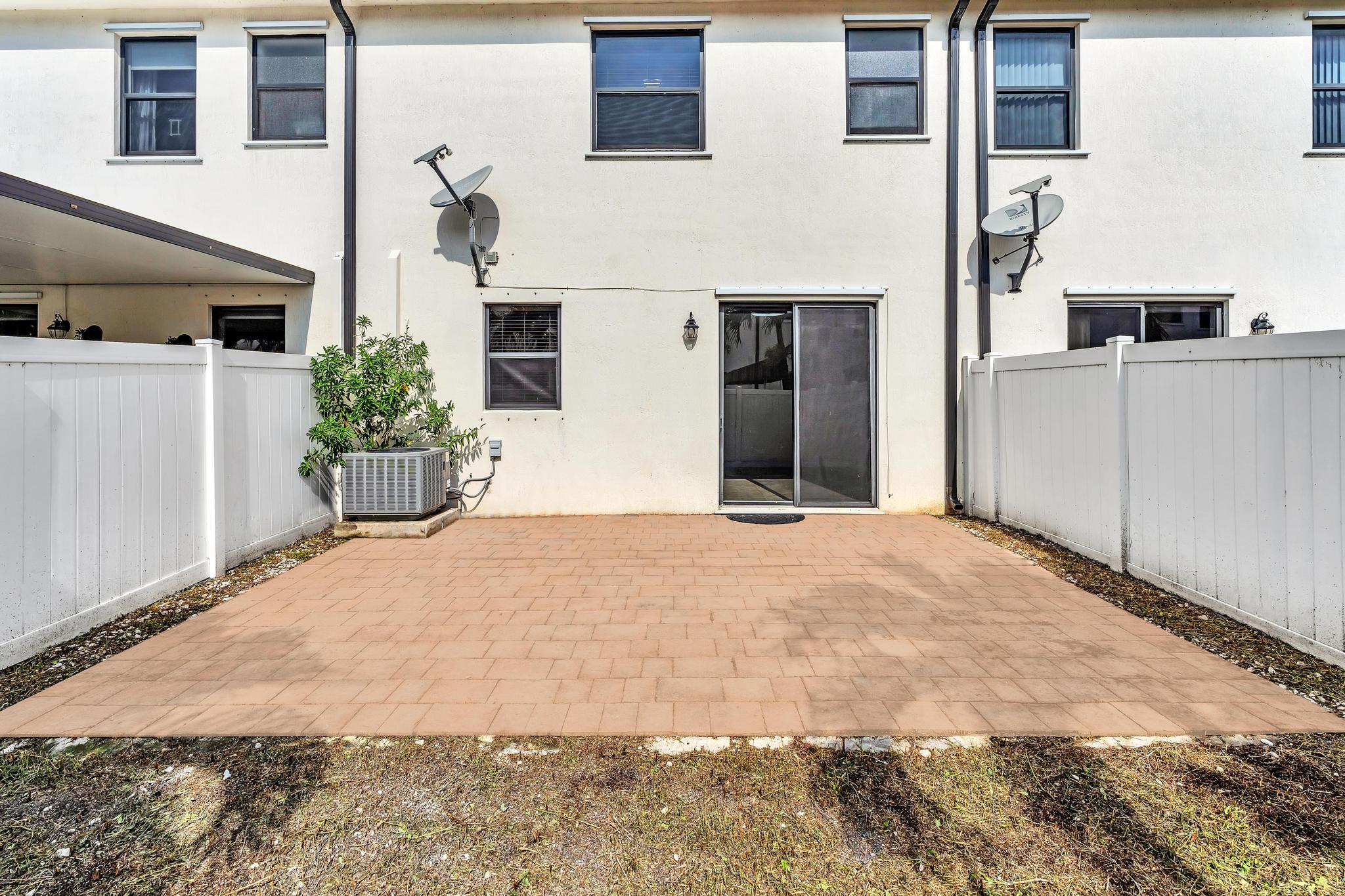 3320 W 90th Street, Hialeah