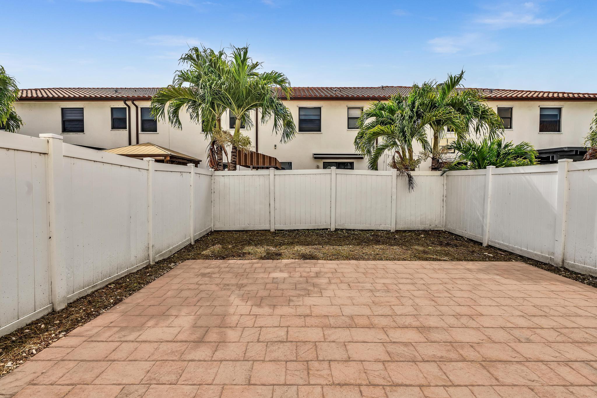 3320 W 90th Street, Hialeah