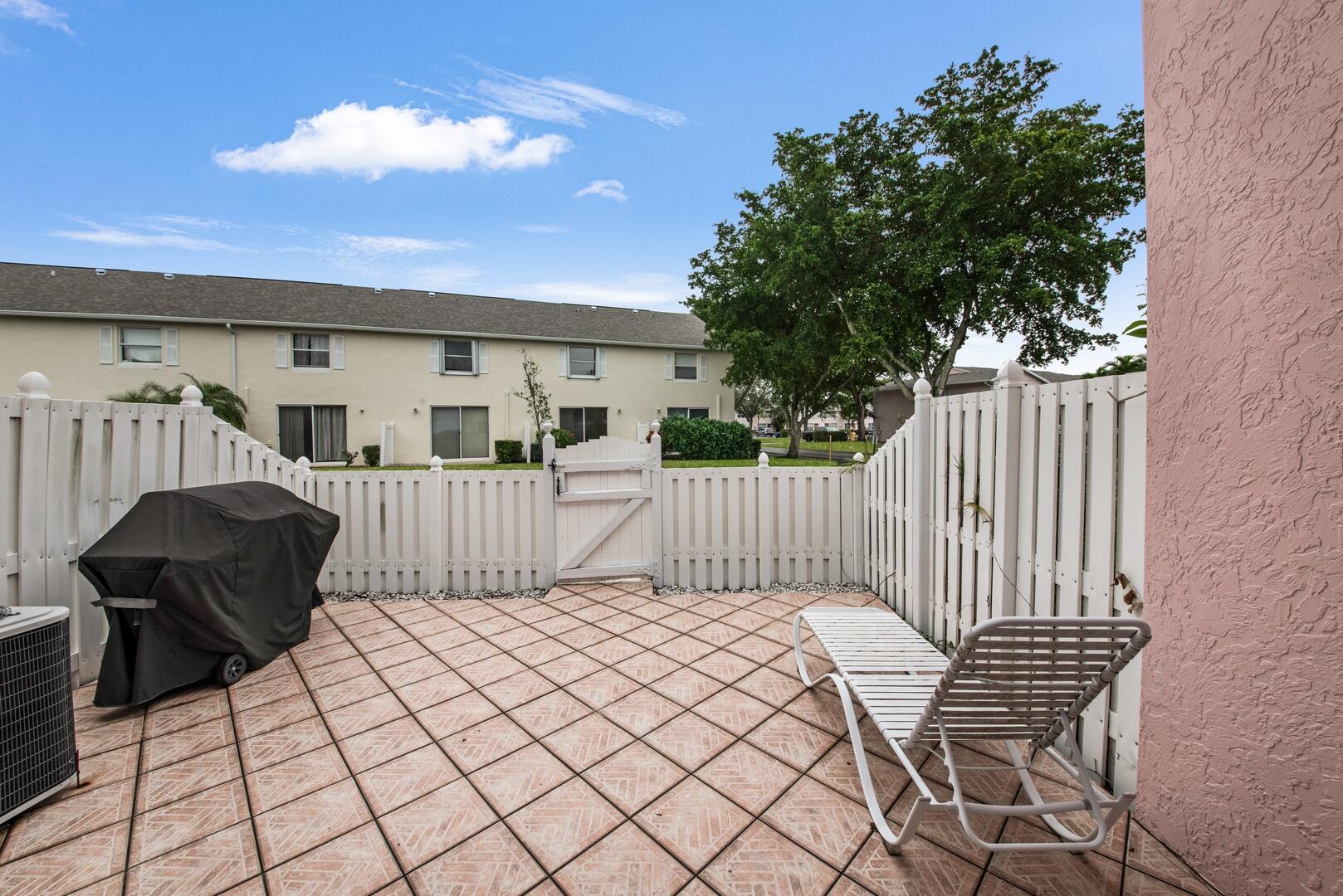 231 Foxtail Drive G, Greenacres Unit: G