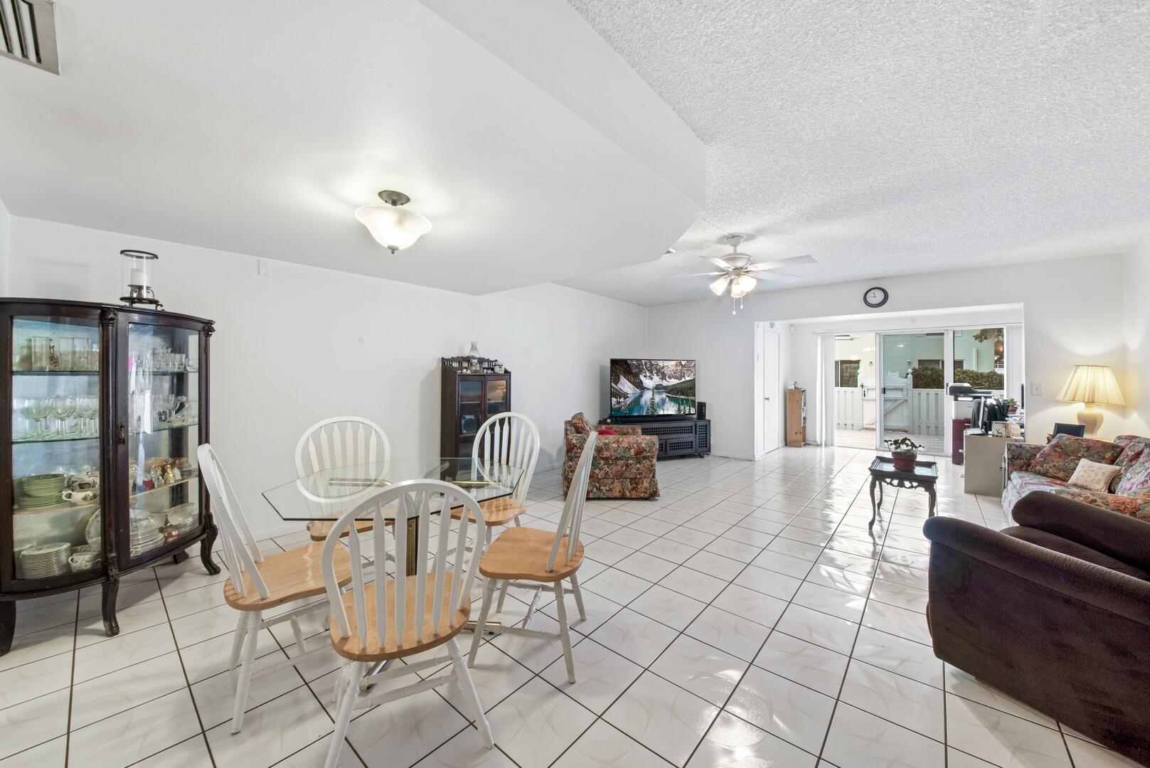 231 Foxtail Drive G, Greenacres Unit: G