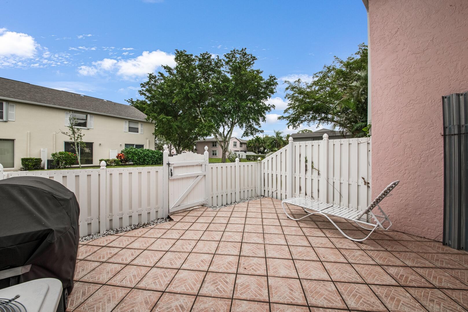 231 Foxtail Drive G, Greenacres Unit: G