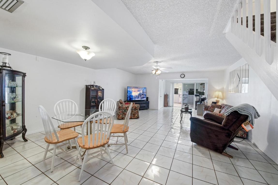 231 Foxtail Drive G, Greenacres Unit: G