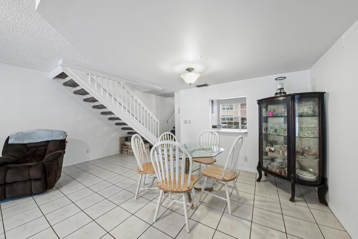 231 Foxtail Drive G, Greenacres Unit: G