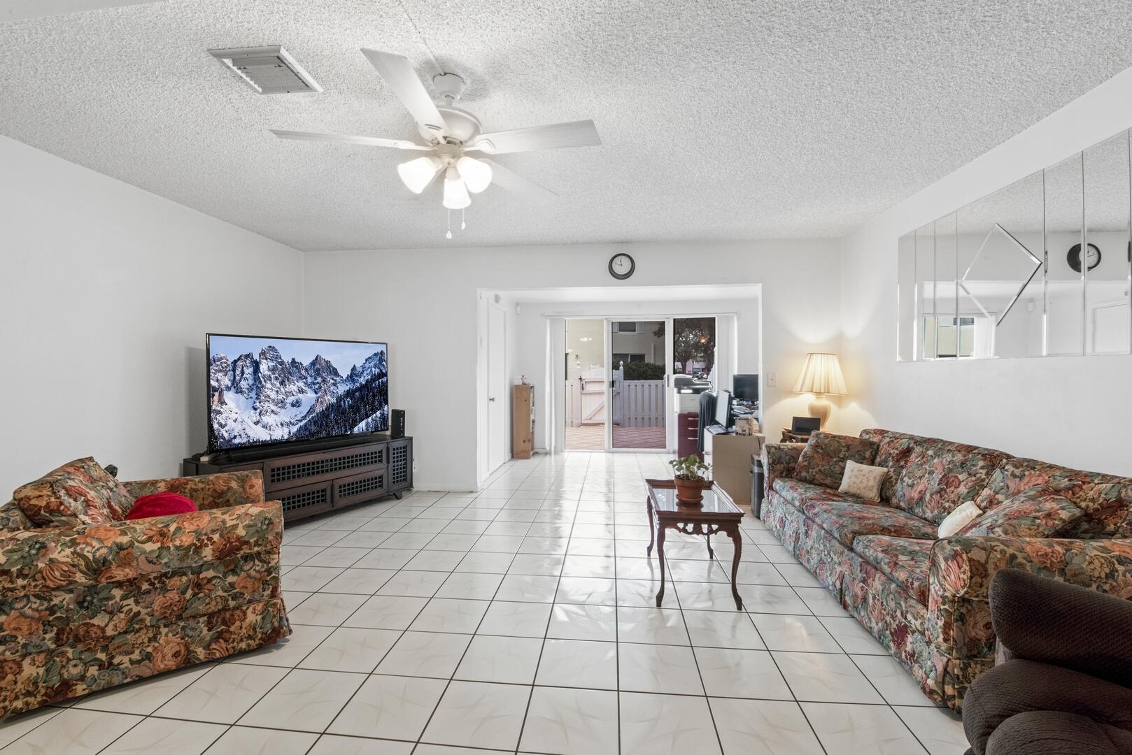 231 Foxtail Drive G, Greenacres Unit: G