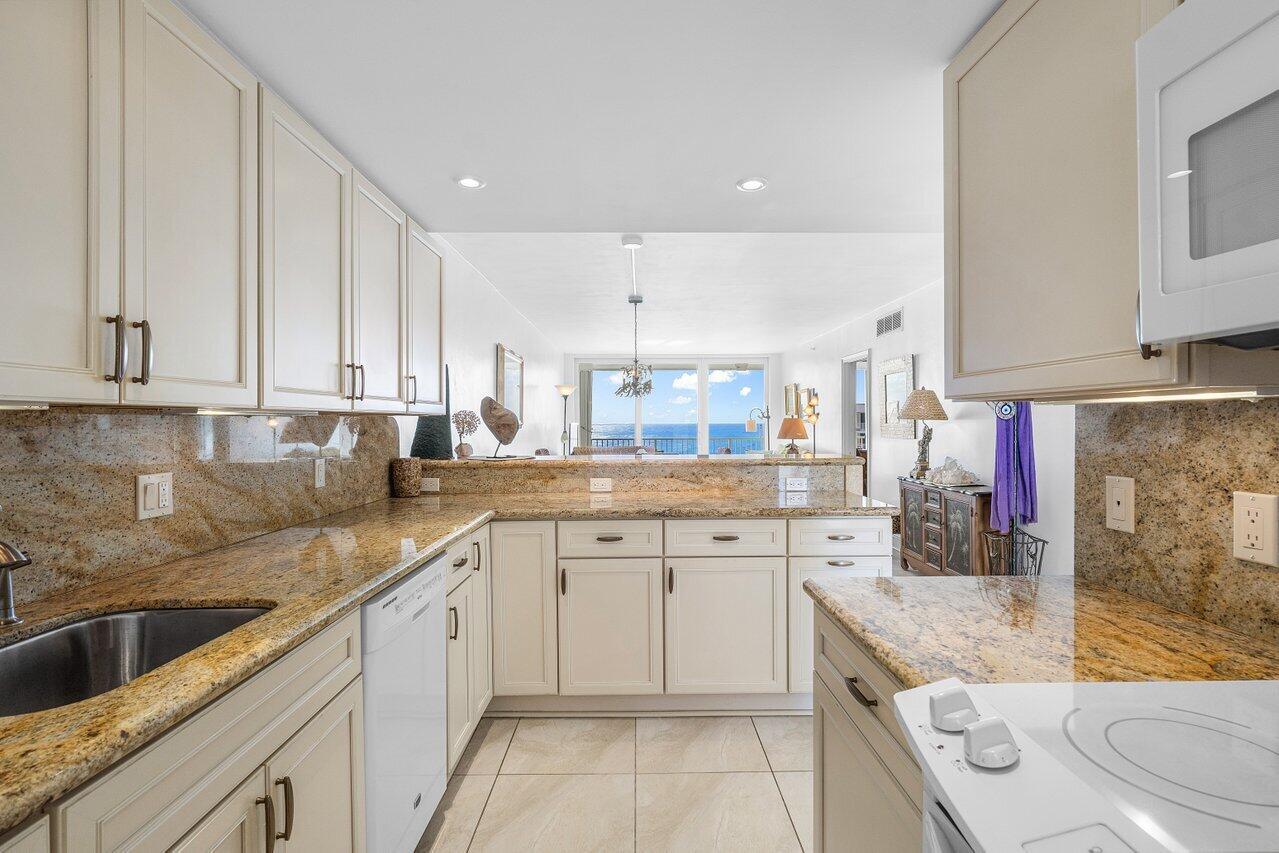 3101 S Ocean 1022 Boulevard 1022