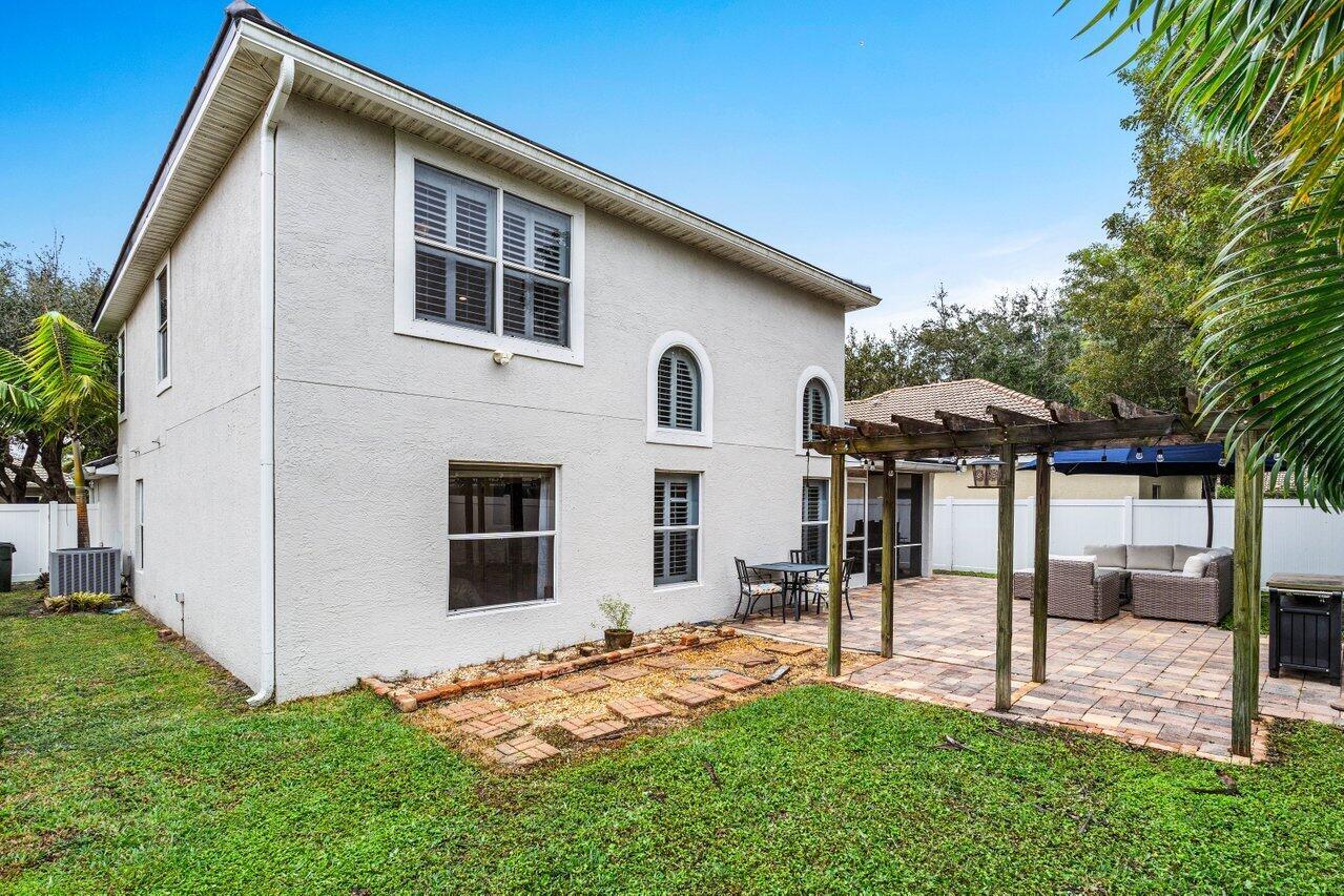 1132 Canoe Point