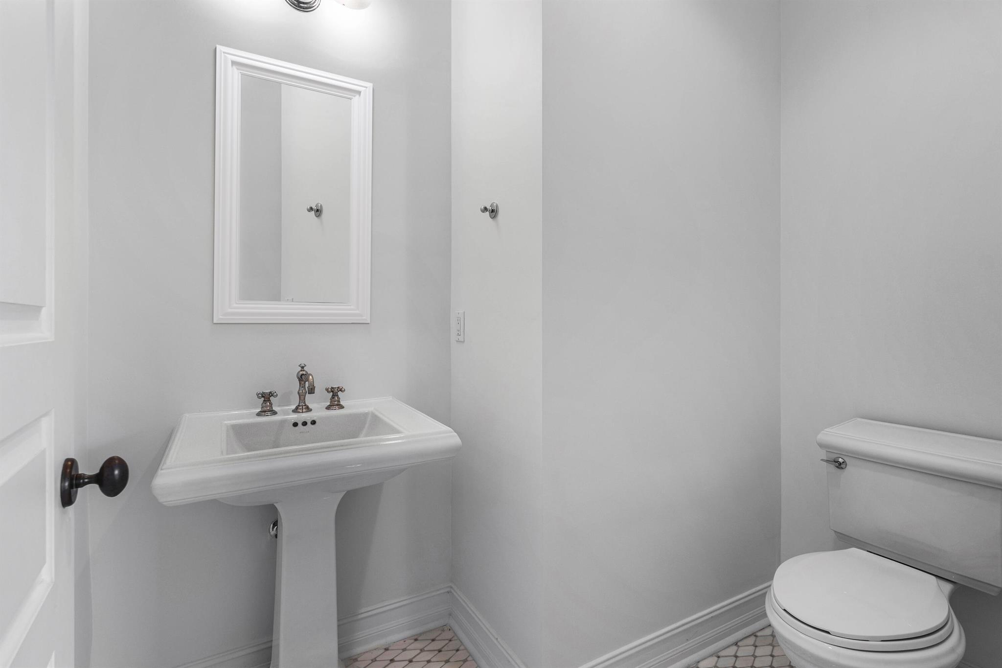 332 W Mallory Circle