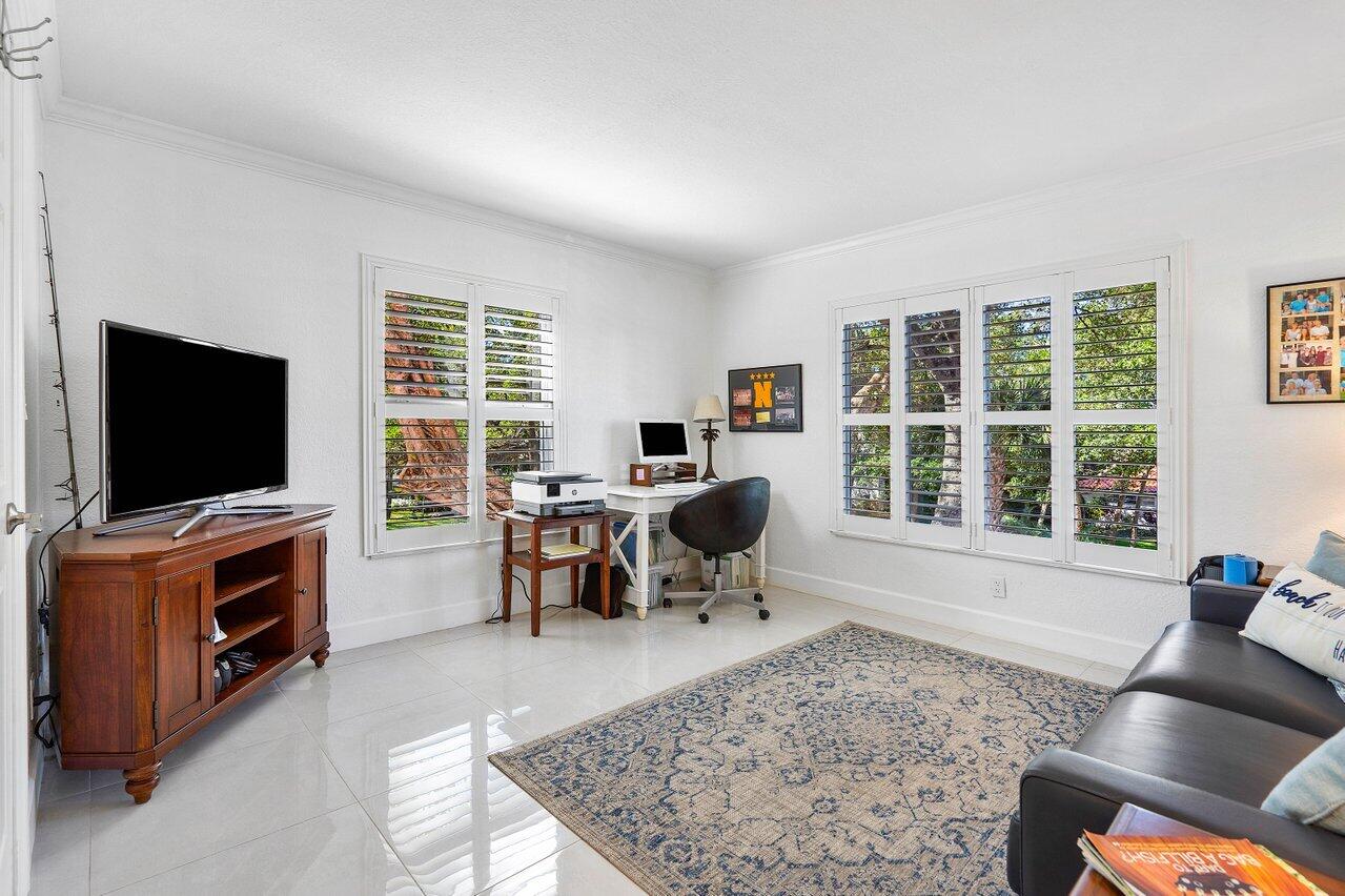 1040 Banyan Road 2010