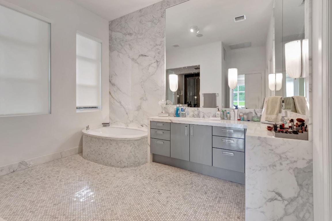 7140 Queenferry Circle