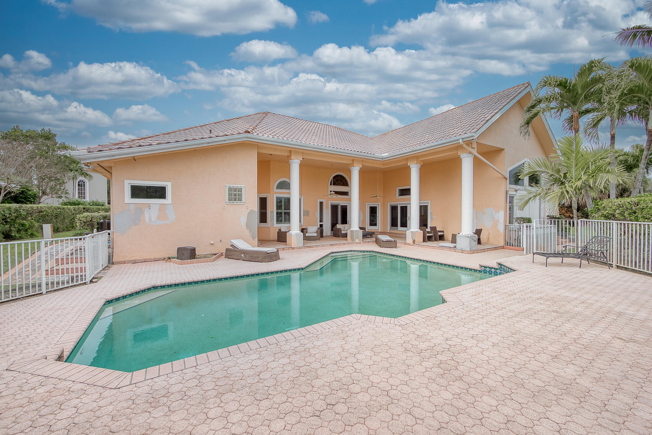 100 Glenbrook Court, Atlantis