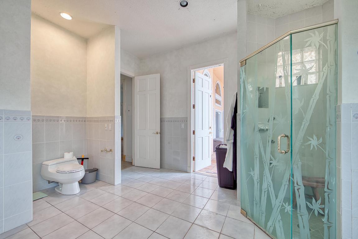 100 Glenbrook Court, Atlantis