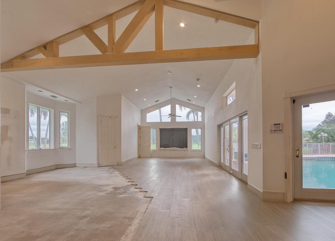 100 Glenbrook Court, Atlantis