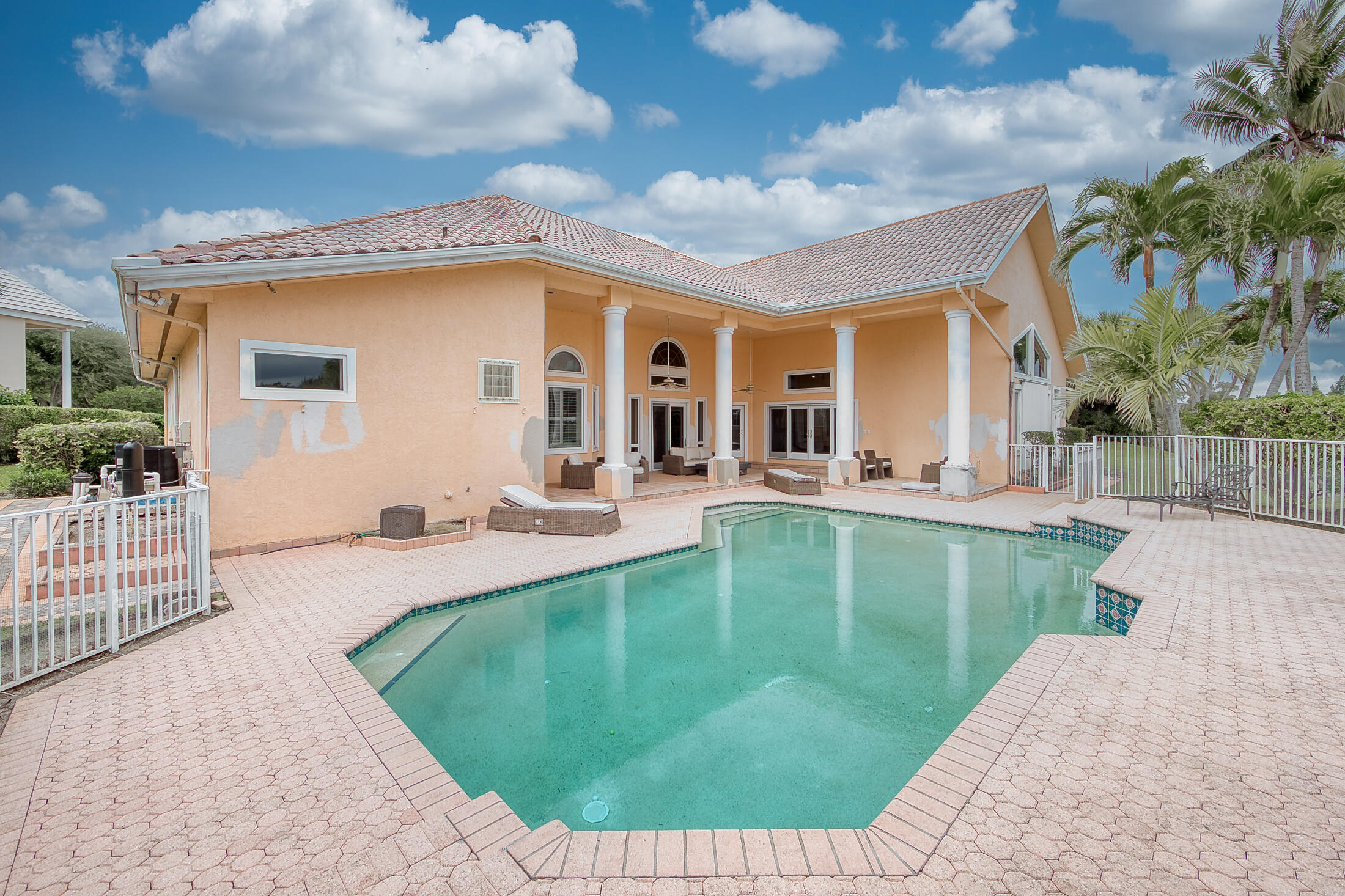 100 Glenbrook Court, Atlantis