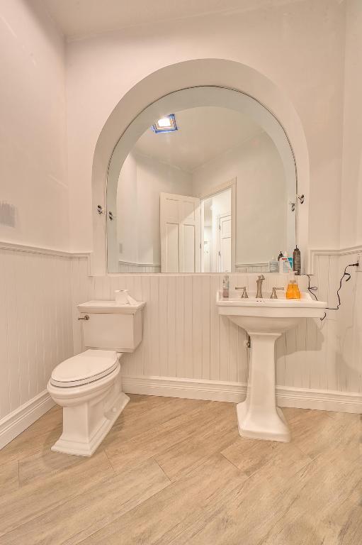 100 Glenbrook Court, Atlantis