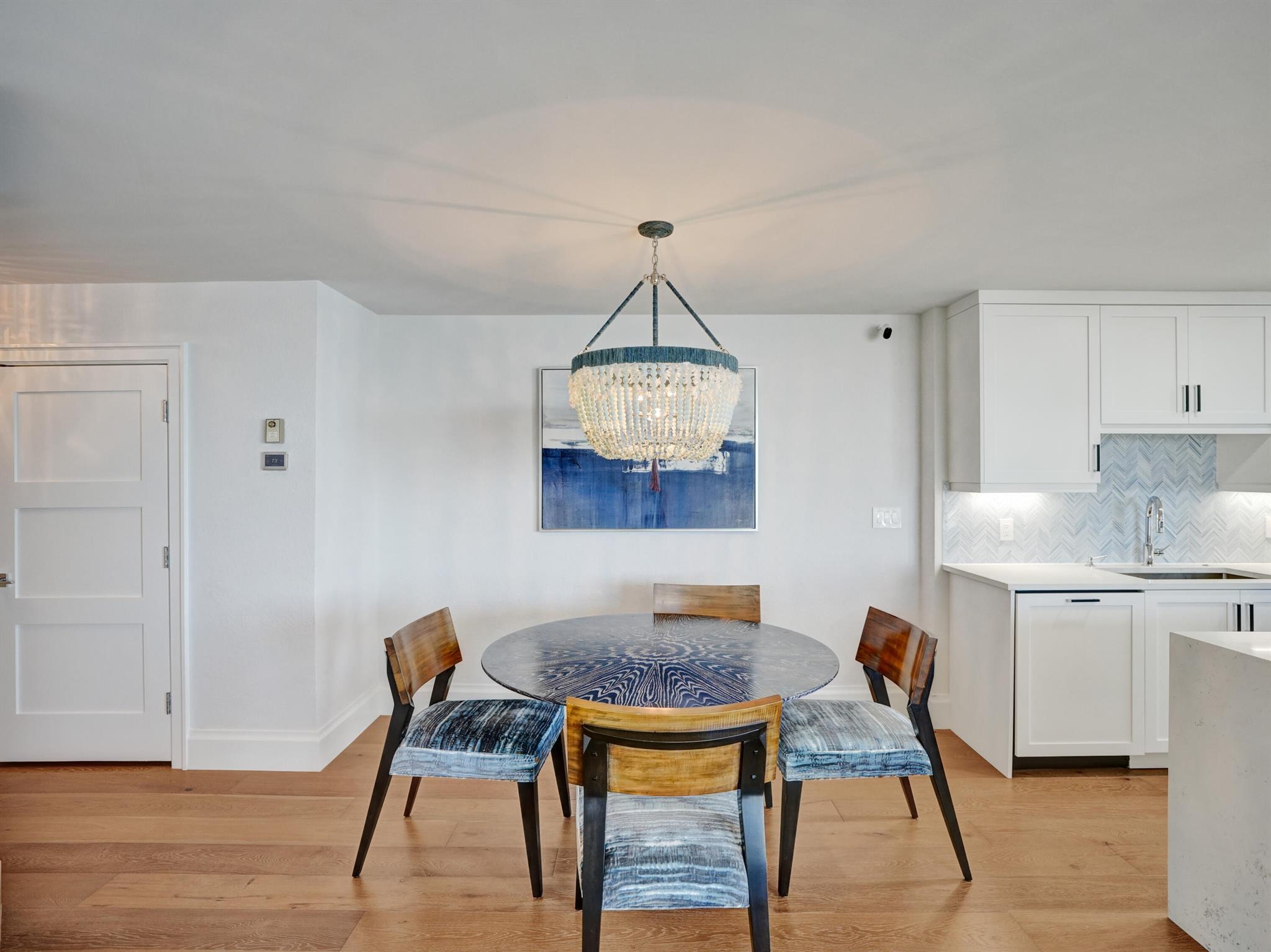 1051 Hillsboro Mile 510e