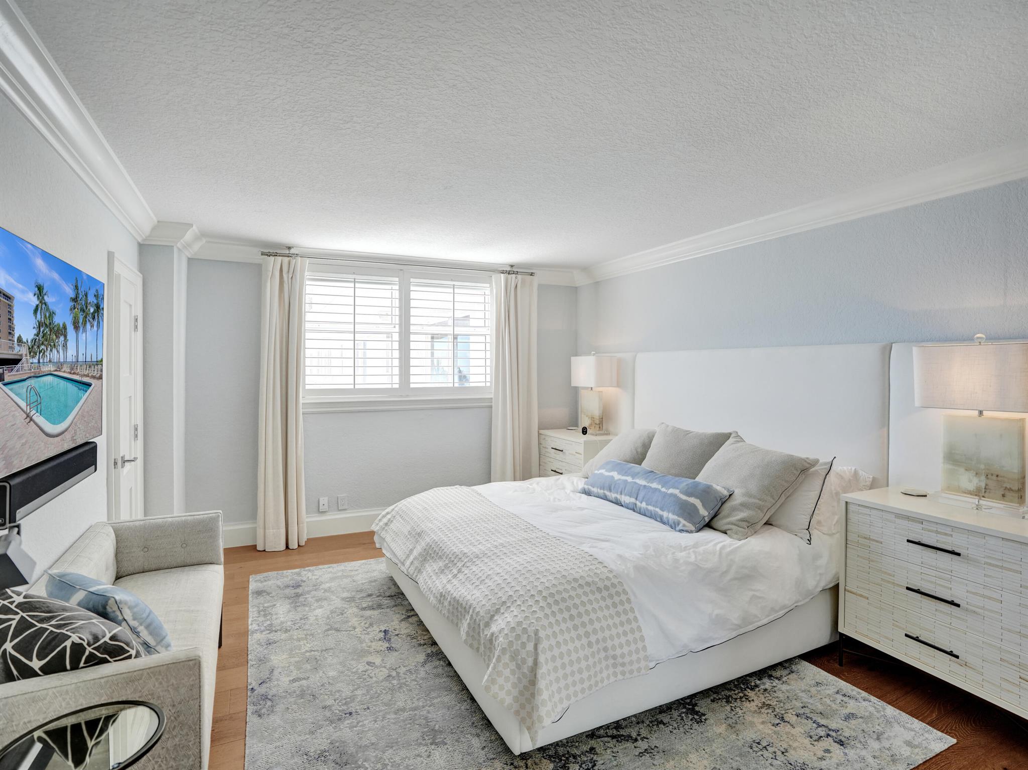 1051 Hillsboro Mile 510e