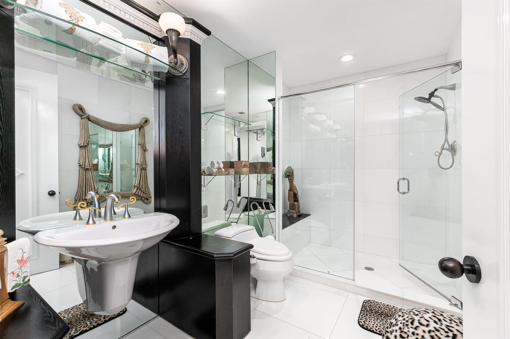 550 SE 5th Avenue 203s