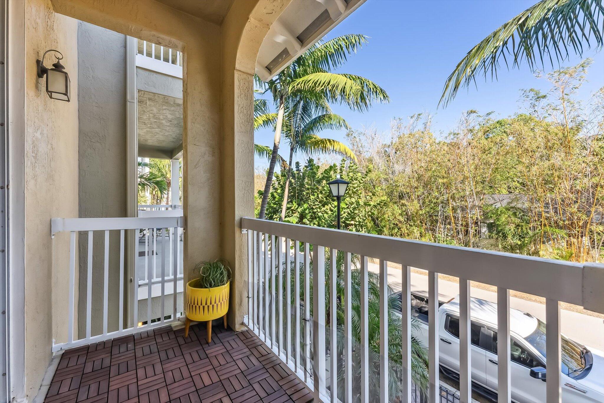106 SW 1st Avenue
