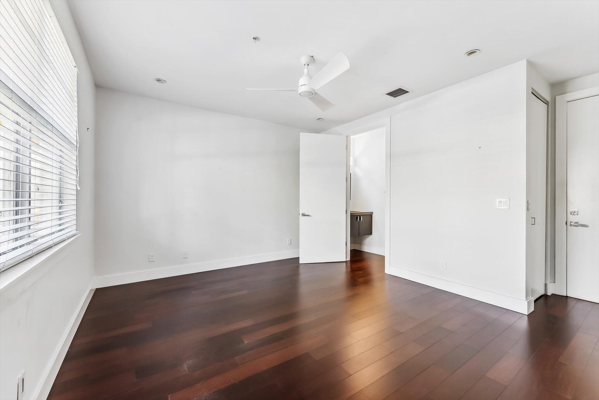 106 SW 1st Avenue