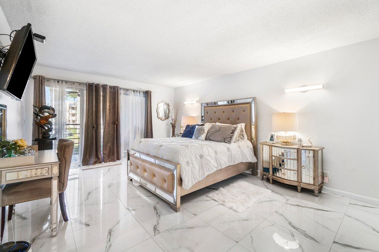 5850 Camino Del Sol 201