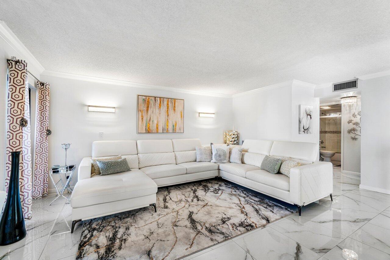 5850 Camino Del Sol 201