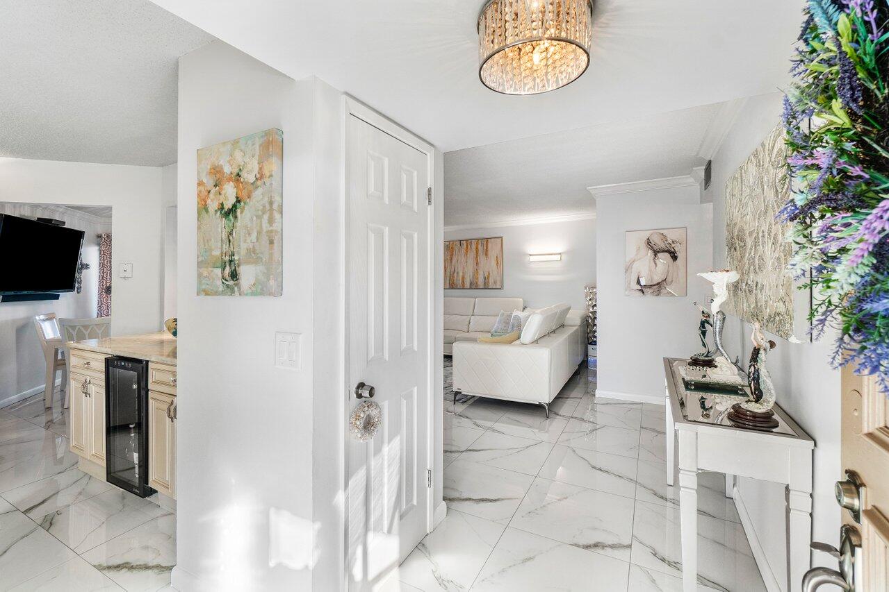 5850 Camino Del Sol 201