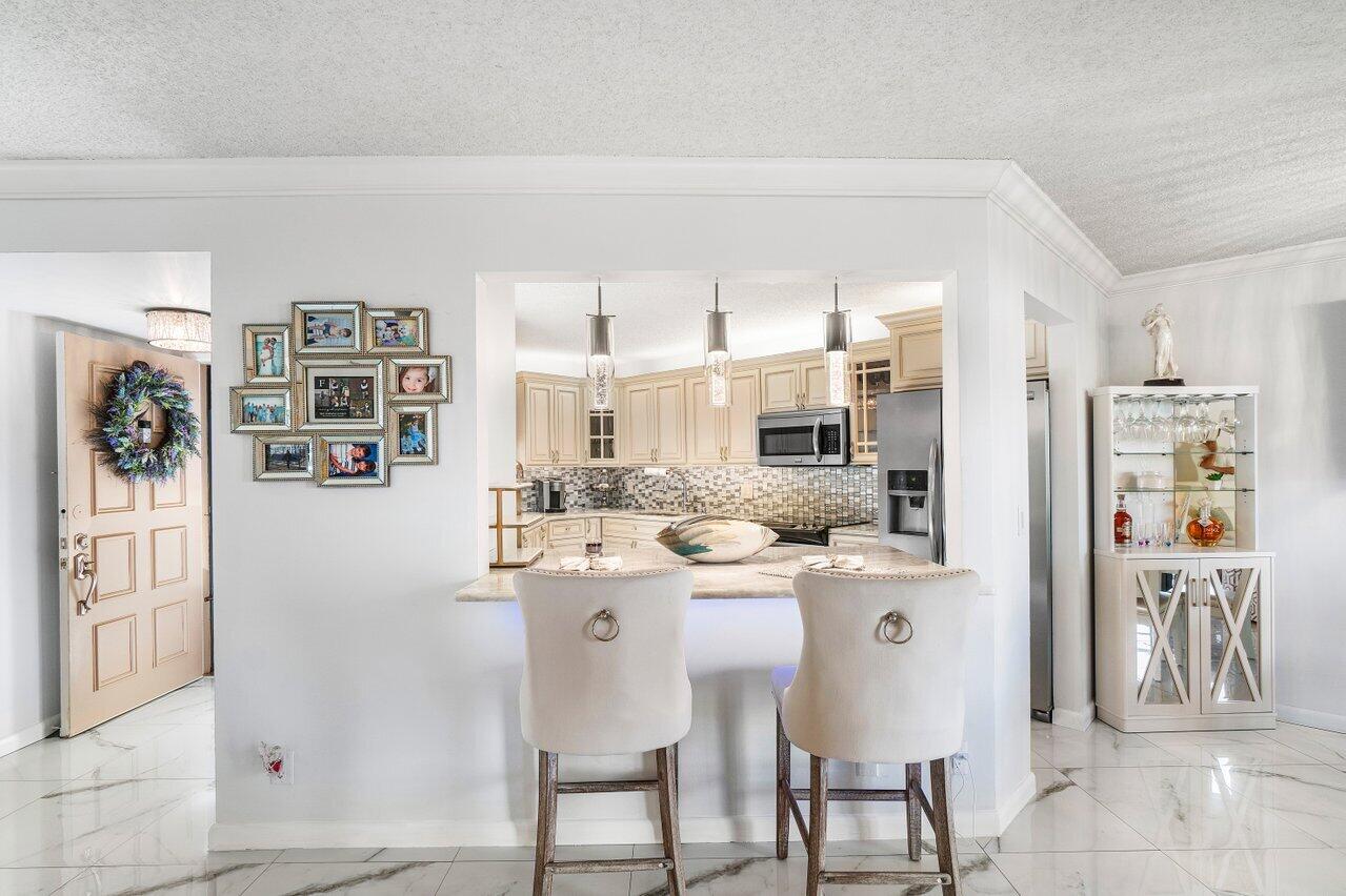 5850 Camino Del Sol 201