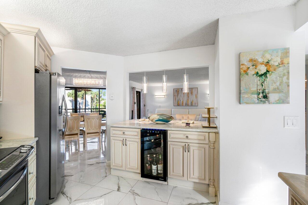 5850 Camino Del Sol 201