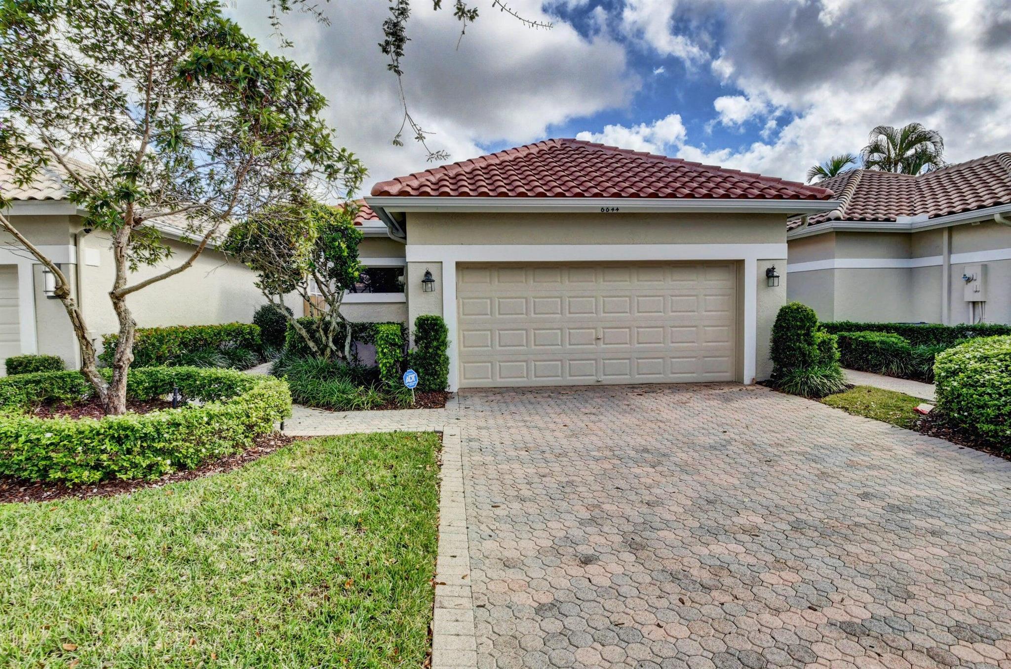 6644 NW 25th Way