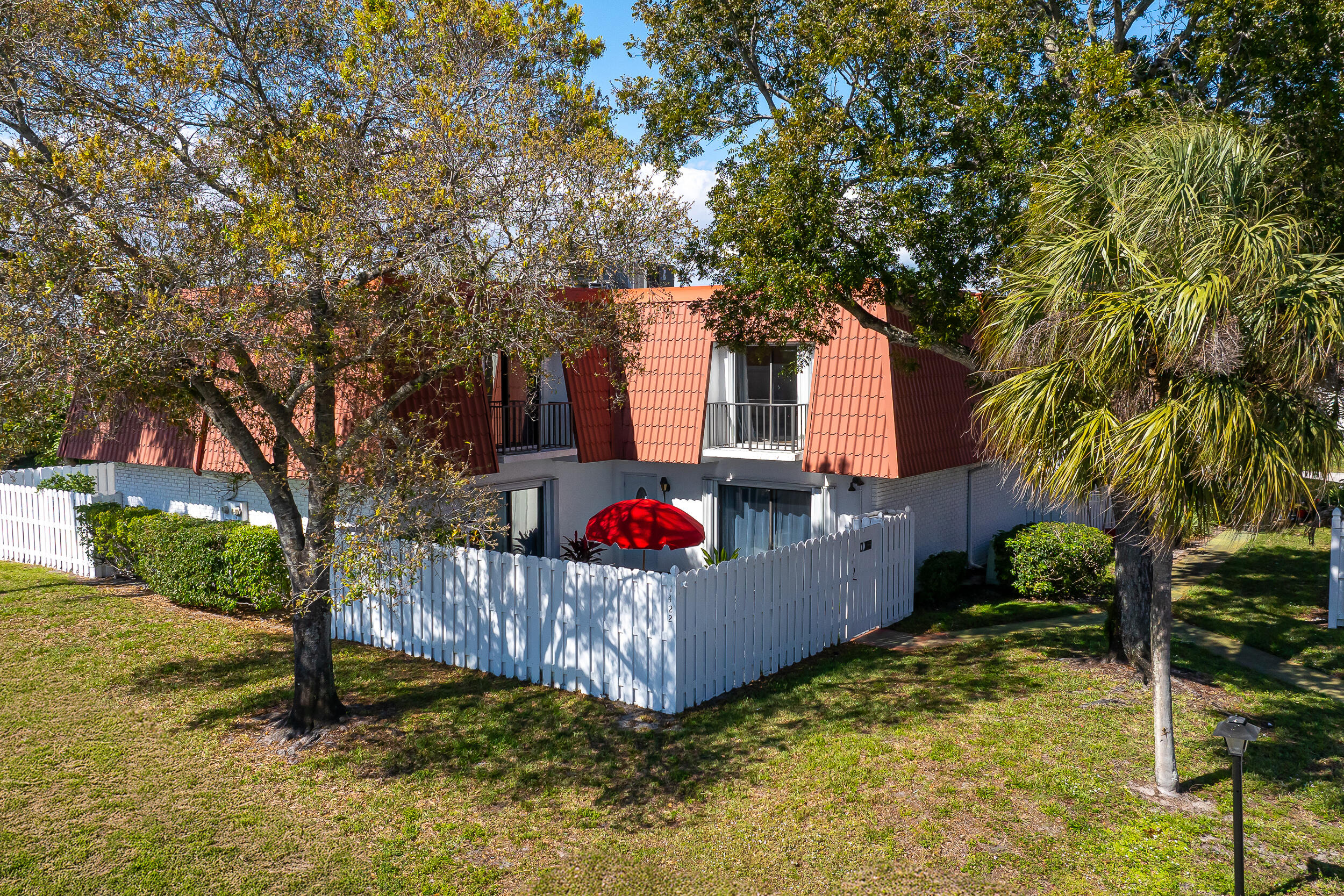 1422 Oxford Lane 14d