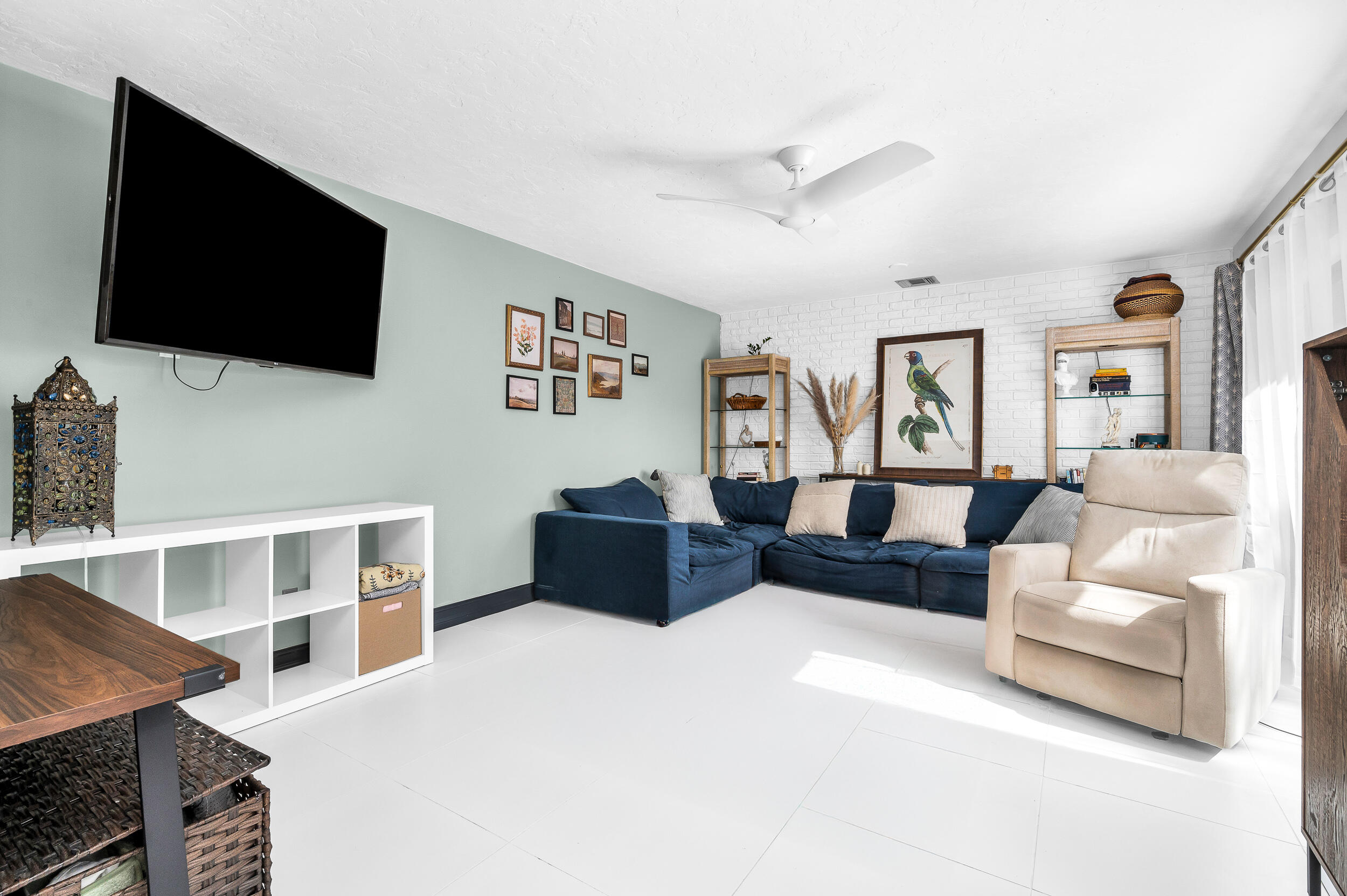 1422 Oxford Lane 14d