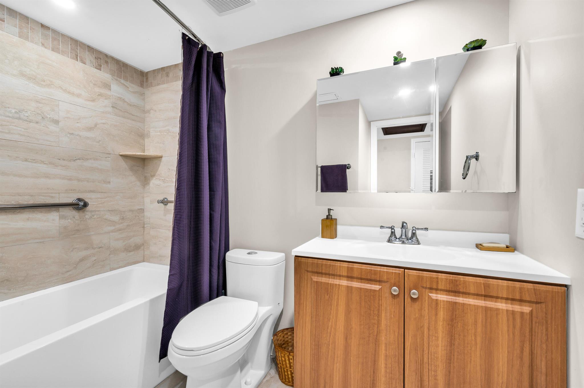 1422 Oxford Lane 14d